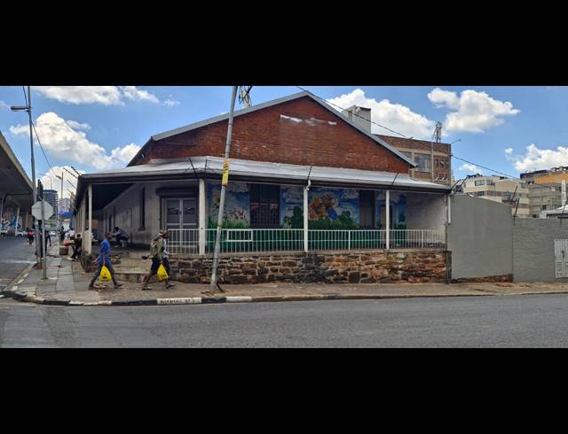 400M² BUILDING TO LET IN CITY & SUBURBAN